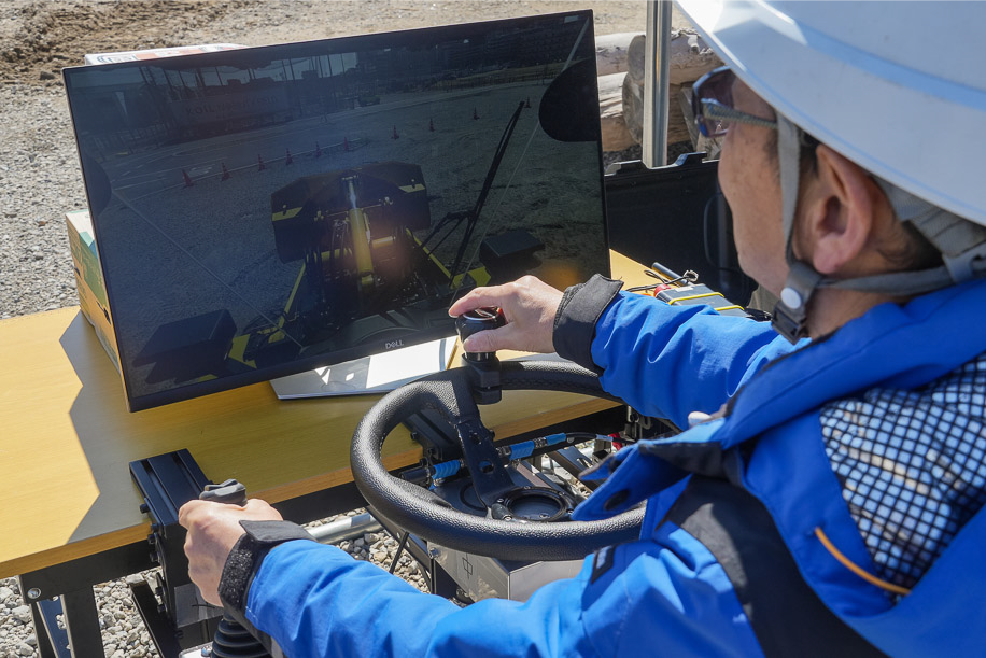 遠隔操縦の様子